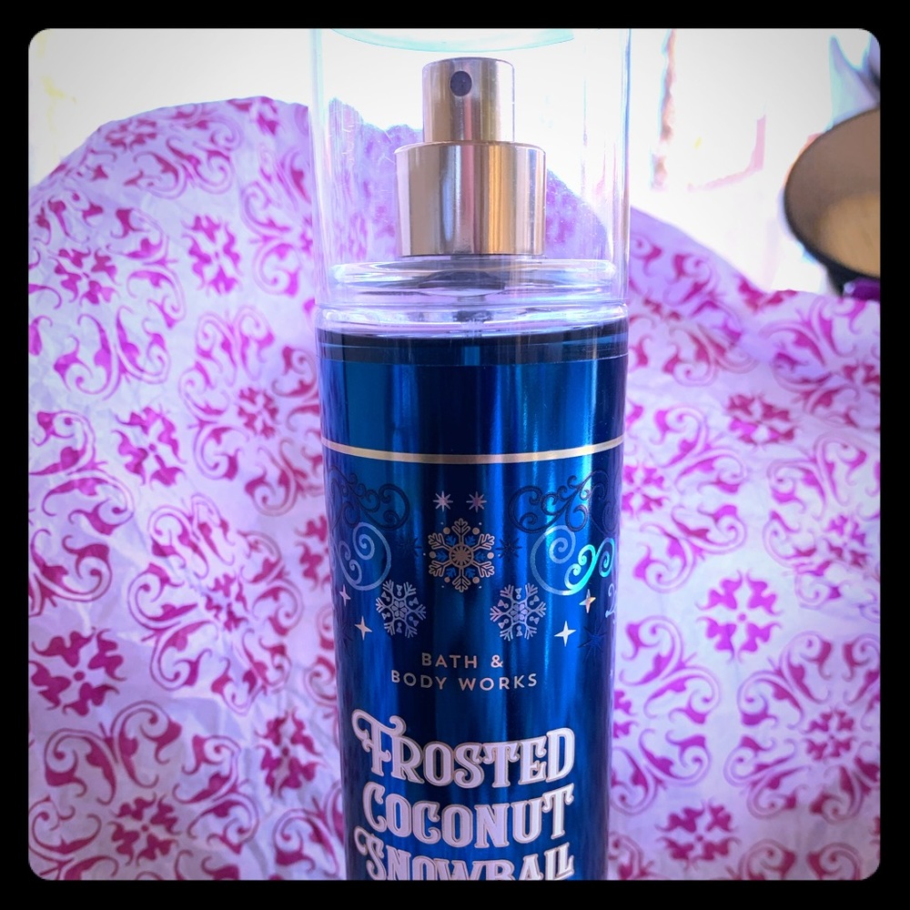 Bath and Body Works Frosted Coconut Snowball Spray